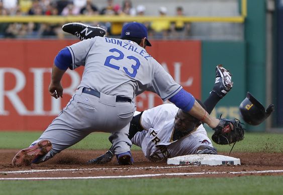 Dodgers ace Kershaw's scoreless streak ends at 37 innings