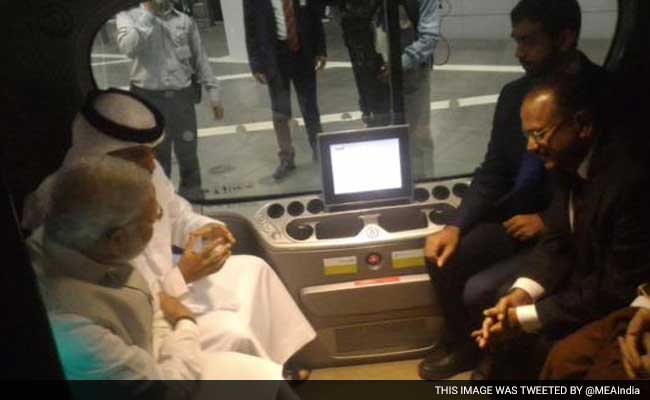 PM Modi Rides Self Driving Car in Masdar World's First Zero Carbon City