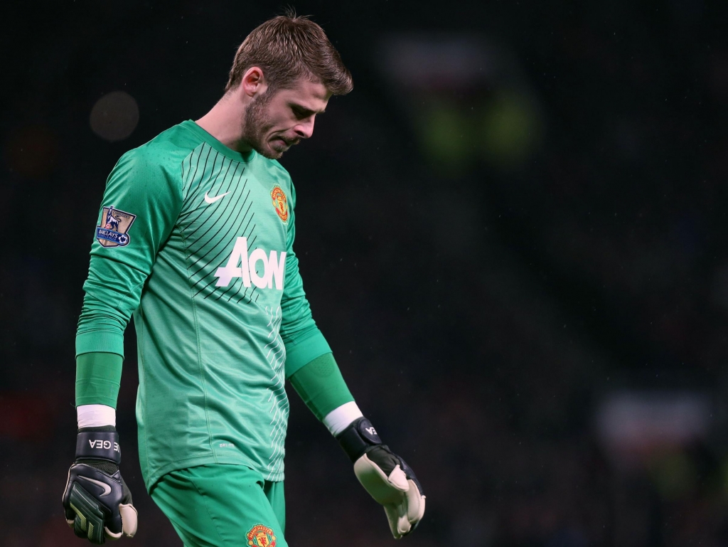 Manchester United's David de Gea looks dejected during the Barclays Premier League match at Old Trafford Manchester. PRESS ASSOCIATION