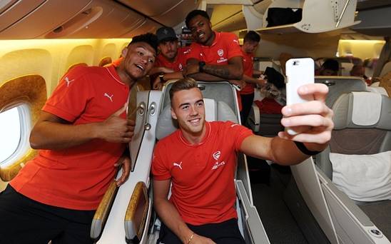 Arsenal players are too obsessed with selfies and six-packs to win Premier League says Roy Keane