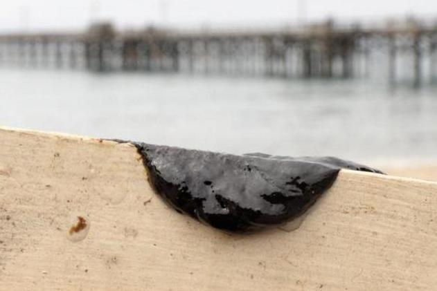 Large oil sheen spotted off Goleta Beach coast