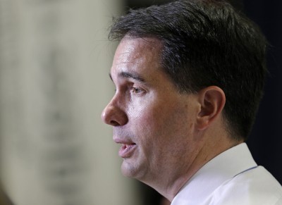 Scott Walker says Obama should show 'some backbone' by canceling Chinese state