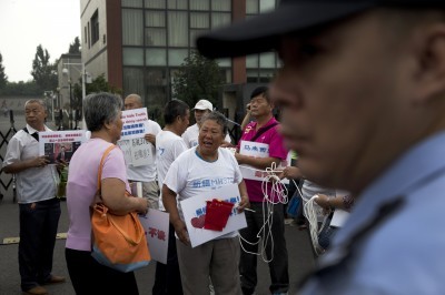 Hunt for MH370: Anger, disbelief amid fresh debris claims