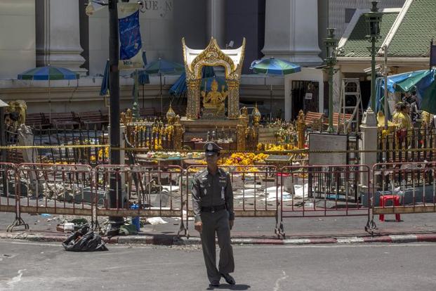 Small explosive thrown from bridge over river in Bangkok