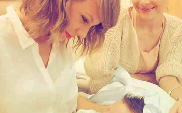 Taylor Swift has met her godson Hart of Dixie actress Jaime King's newborn