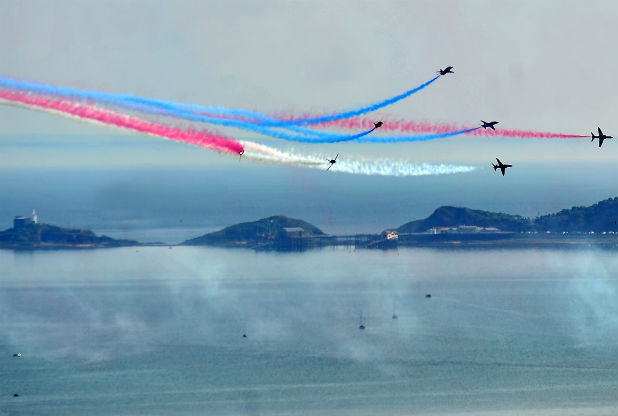 The Red Arrows perform over Swansea Bay