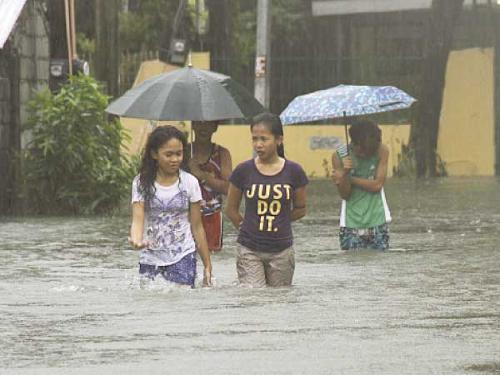 Typhoon Goni leaves 10 dead 2 missing in Philippines