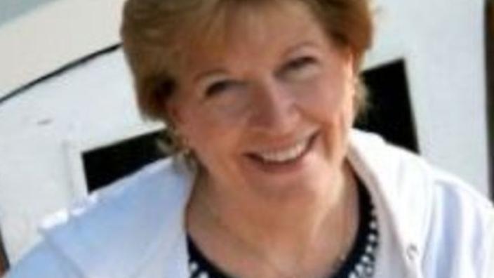 Vicki Gardner      
        
            
    
               Show Grid