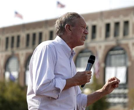 Republican presidential candidate former New York Gov. George Pataki speaks at the Iowa State Fair Sunday Aug. 16 2015 in Des Moines