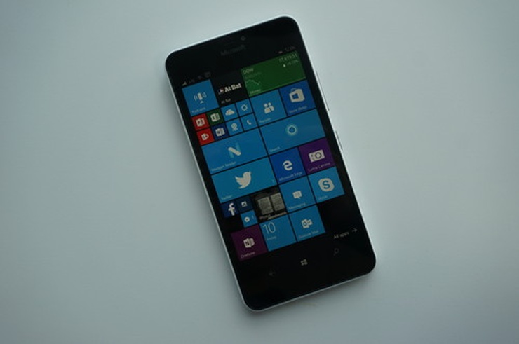 Windows 10 Mobile running on a Lumia 940XL