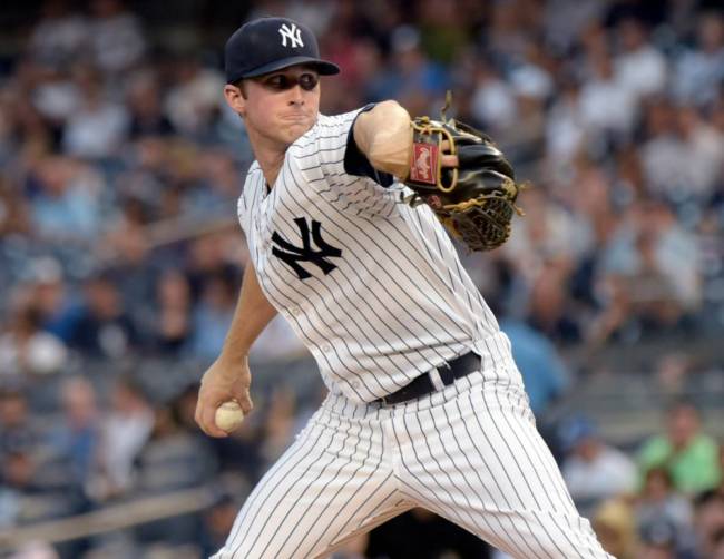 Yankees P Mitchell hit in head by line drive vs Twins