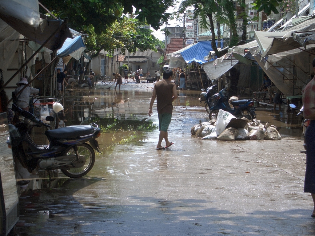 2008 flood in Tatchiliek Burma