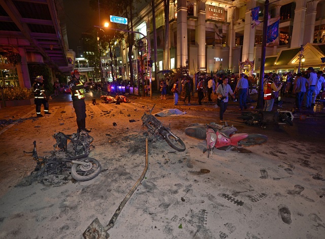 Bomb squad comb Bangkok blast site as death toll climbs to 21