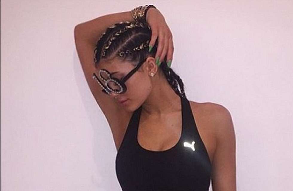 Kylie Jenner returns to braids