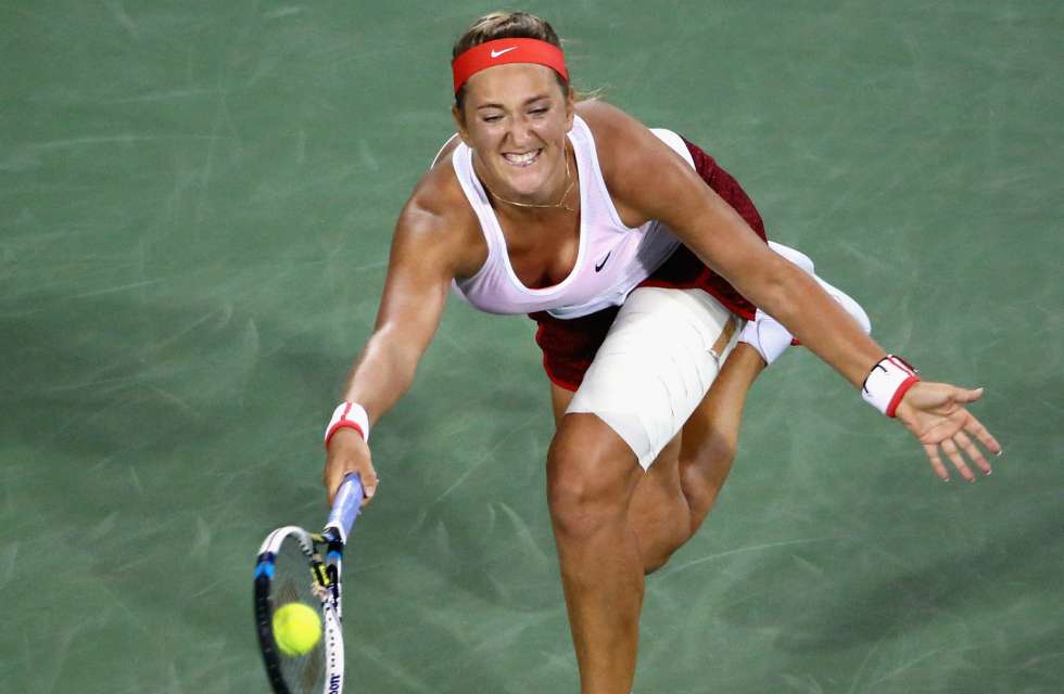 Victoria Azarenka Belinda Bencic curtailed by injury Serena Williams saunters into Cincinnati quarters