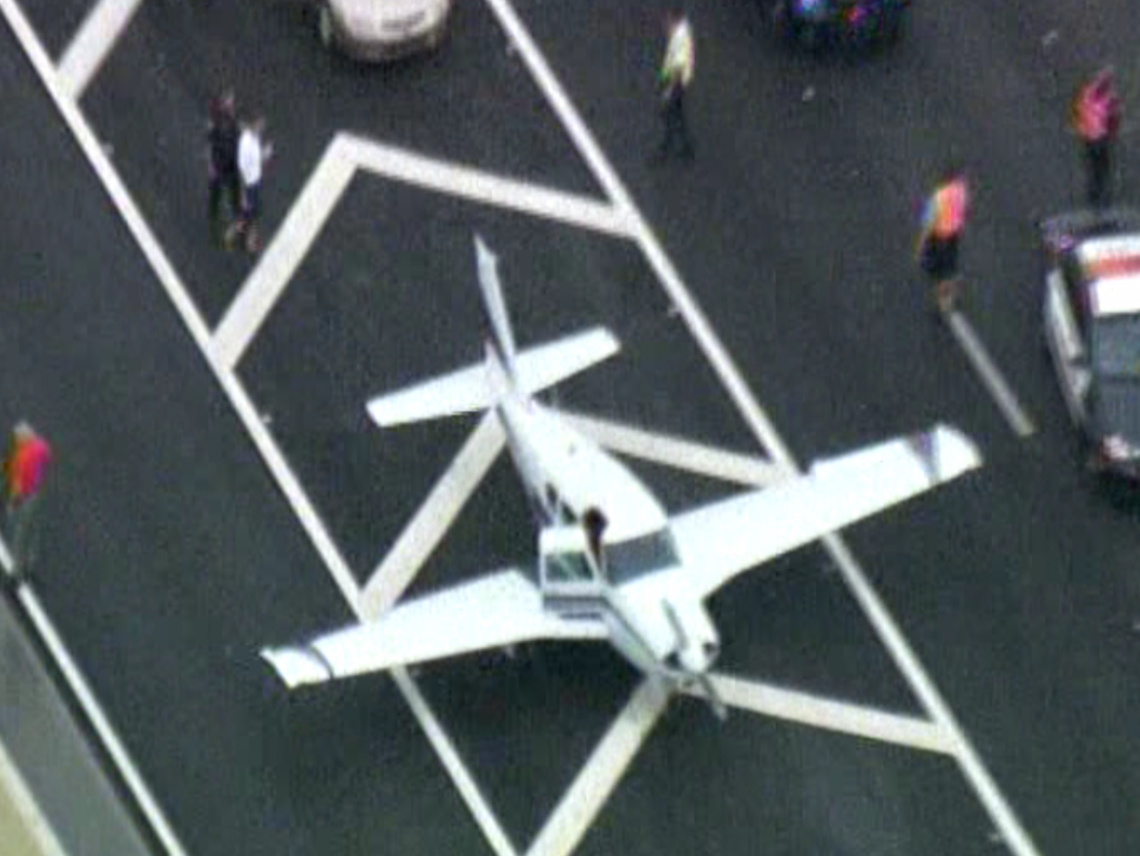 A plane landed on I-595