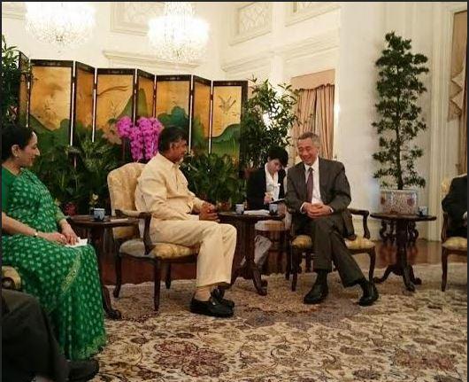 Andhra Pradesh Chief Minister N Chandrababu Naidu with Singapore Prime Minister Lee Hsien Loong