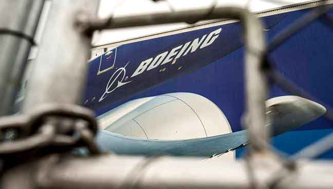 Boeing sets 300 plane order, plant with China