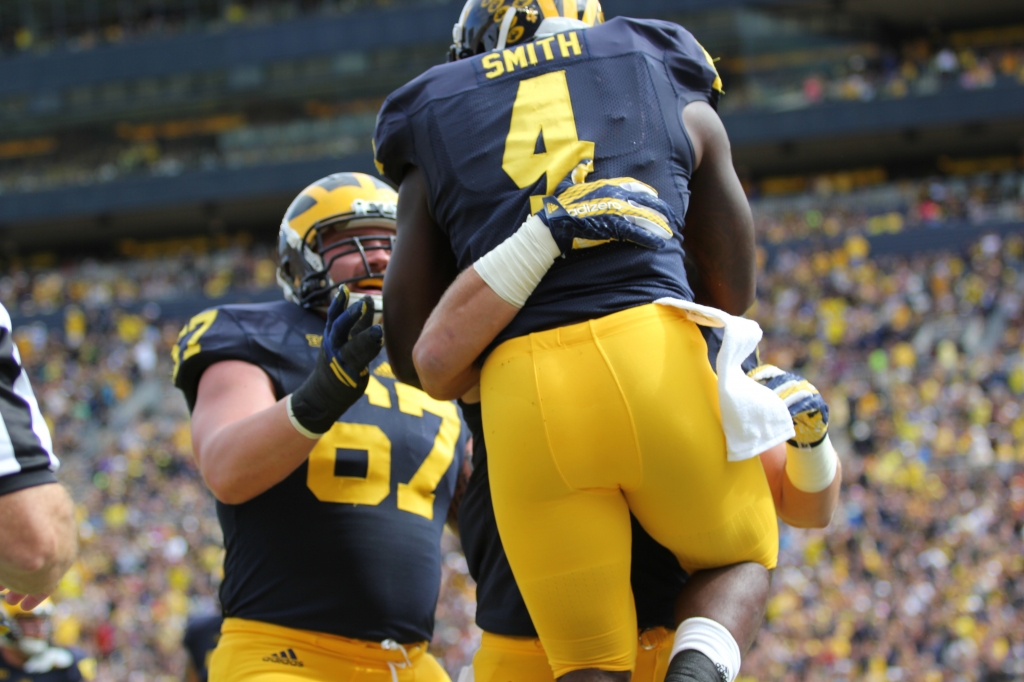 De’Veon Smith celebrates his touchdown reception vs. UNLV Sept. 19 2015