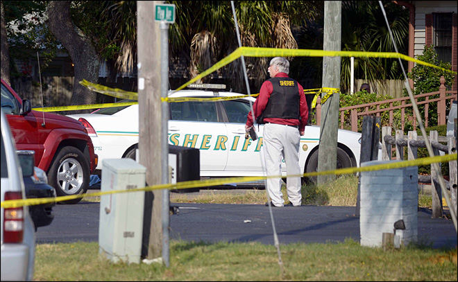 Gunman kills Florida deputy outside lawyer's office