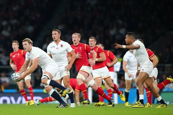 England’s Joe Launchbury looks to build an attack