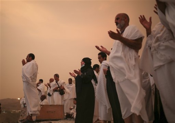 Muslim pilgrims mass in Makkah for Haj