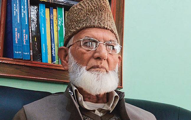 Govt suspends Geelani’s passport for 4 weeks