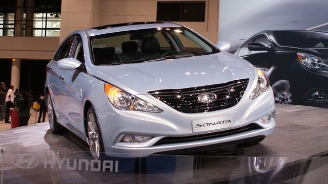 Family cars 2011 Hyundai Sonata 1