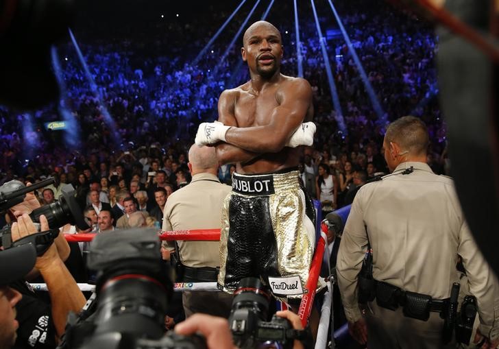 Mayweather shines in rare filmed sparring session