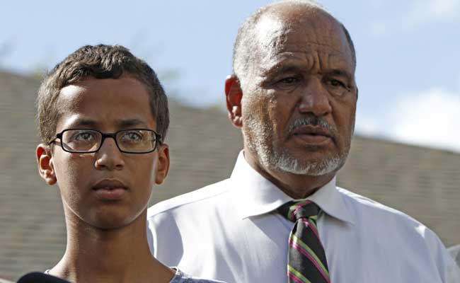 Not Just Obama. Twitter is 100% Behind Ahmed Teen Handcuffed For Clock