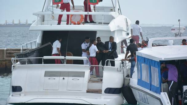 Injured people are evacuated after a blast on Maldives President Yameen Abdul Gayoom&#039 speedboat in Male