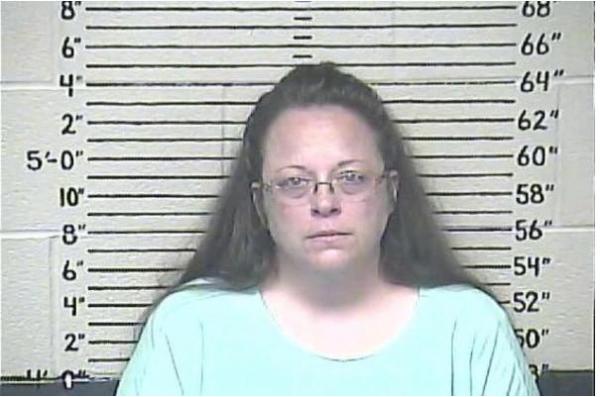 ACLU Says Kim Davis Is “Interfering” With Deputy Clerks, Seeks Court Action