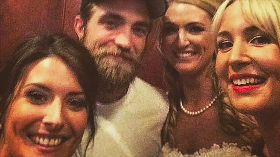 Robert_pattinson_at_wedding