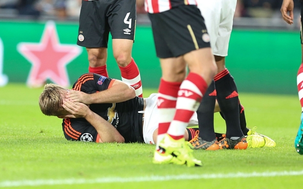 Luke Shaw- Manchester United defender Luke Shaw returns from Eindhoven to continue recovery following broken leg