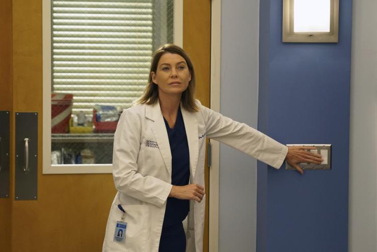 Meredith will attempt to adjust to her new roommates in the Season 12 premiere of'Grey's Anatomy.   
           
    ABC