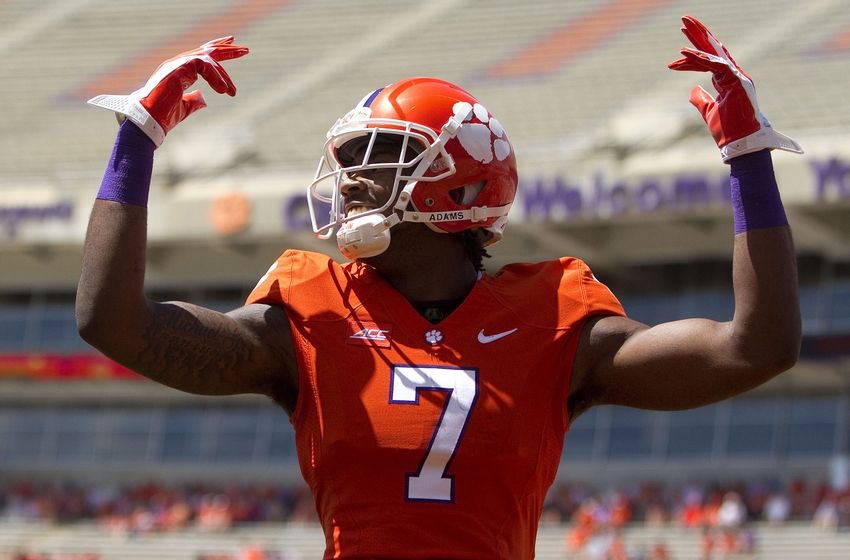 Clemson WR Mike Williams leaves game on stretcher with neck injury