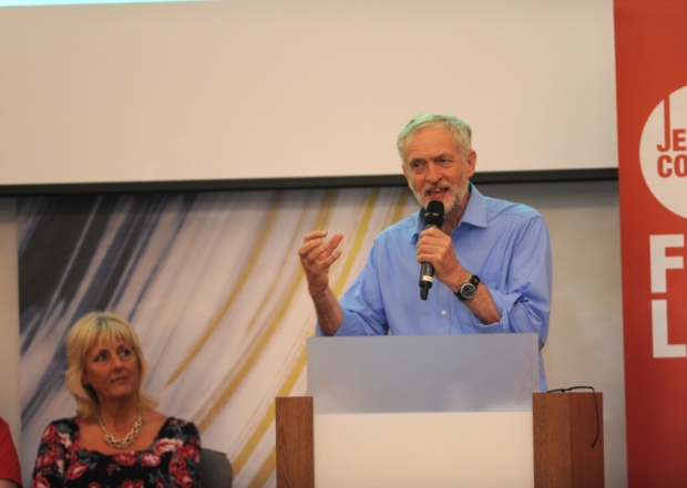 25/08/15 SA Labour leader candidate Jeremy Corbyn MP meets reporters and party supporters as he attends a rally in Hedge End