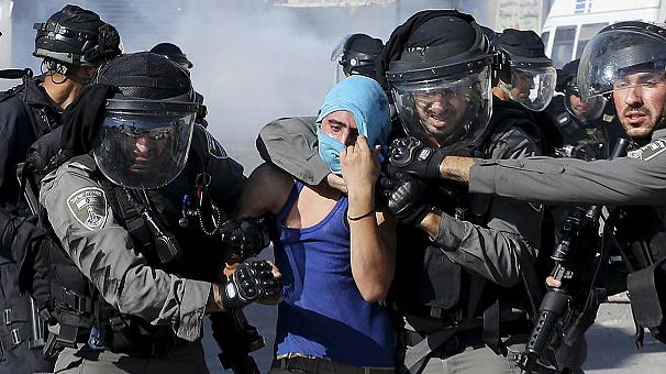 Israel police to fire live bullets at stone-throwers in Jerusalem