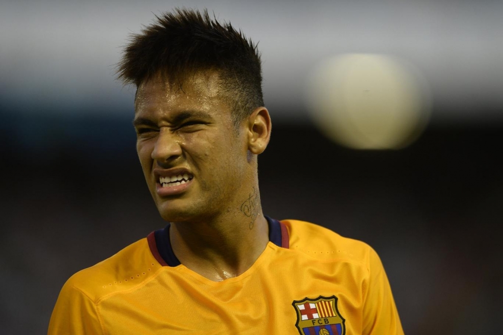 Neymar admits Man Utd conversations