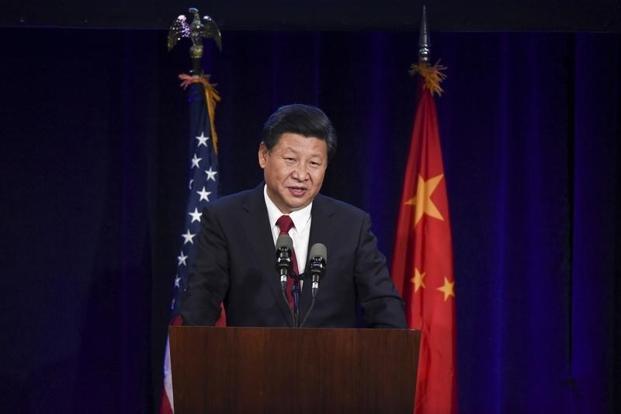 Chinese President Xi Jinping delivers a policy speech to Chinese and United States CEOs during a dinner reception in Seattle Washington