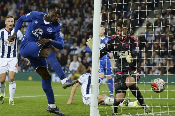 Romelu Lukaku scores the third goal for Everton