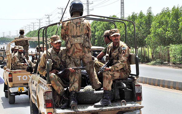 Pakistani Taliban Attacks Military Base Near Peshawar