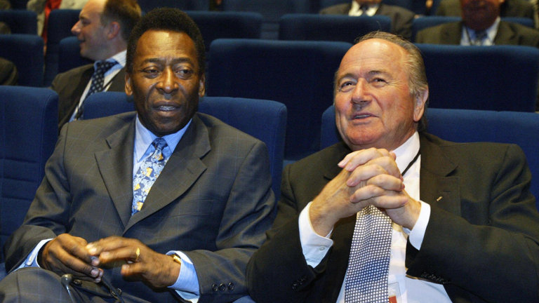 Pele has called on Sepp Blatter to 'be honest over FIFA crisis&#039