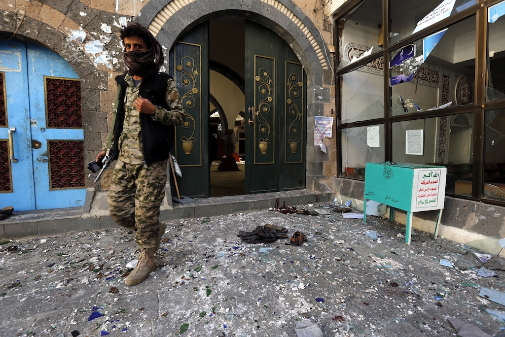 Islamic State Suicide Bomber in Woman's Dress Blows Up Mosque in Yemen