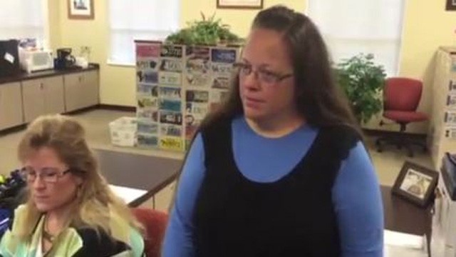 Kentucky clerk denying licenses