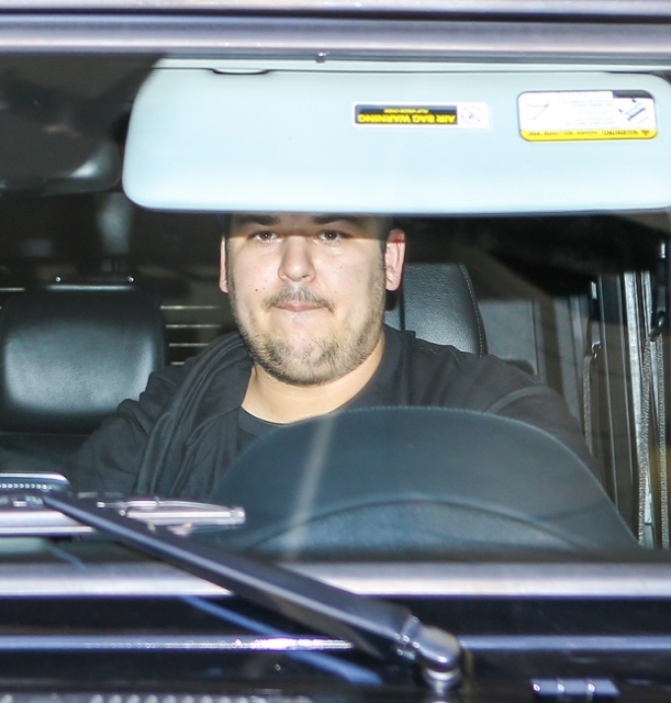 Rob Kardashian Shares Photo of Slimmer Self on Social Media