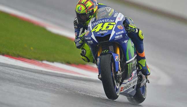 Valentino Rossi wins wet British GP, retakes MotoGP lead