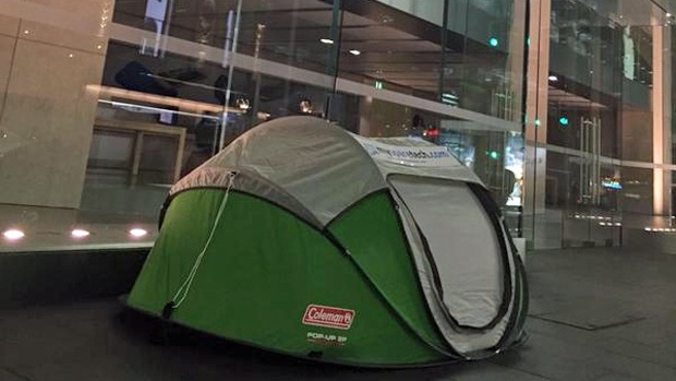 Seamus Byrne  Twitter 
 
   Lindsay Handmer has already spent one night in front of the Apple store in Sydney's CBD