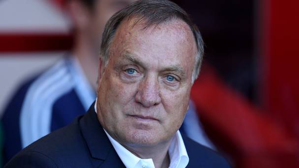 Sunderland head coach Dick Advocaat is looking to get the better of Manchester United counterpart Louis van Gaal