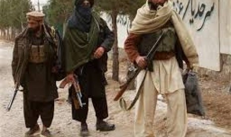 Taliban kill 10 Afghan troops in insider attack: administrators